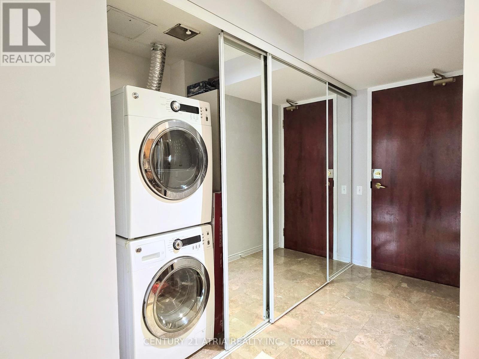 1806 - 750 Bay Street, Toronto, Ontario  M5G 1N6 - Photo 6 - C13134642
