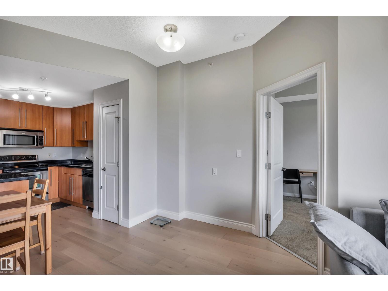 #902 9819 104 St Nw, Edmonton, Alberta  T5K 0Y8 - Photo 10 - E4488032