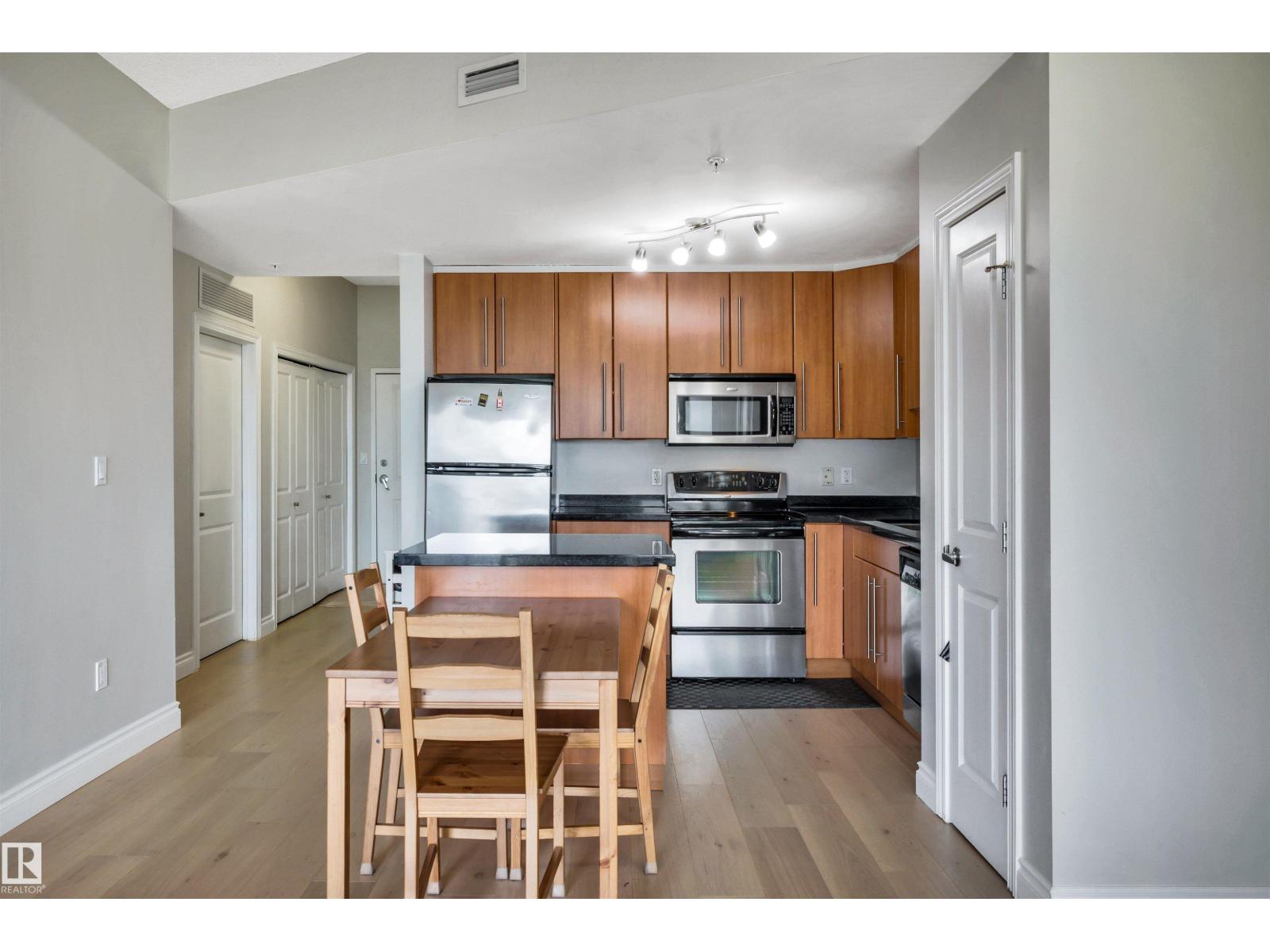 #902 9819 104 St Nw, Edmonton, Alberta  T5K 0Y8 - Photo 6 - E4488032