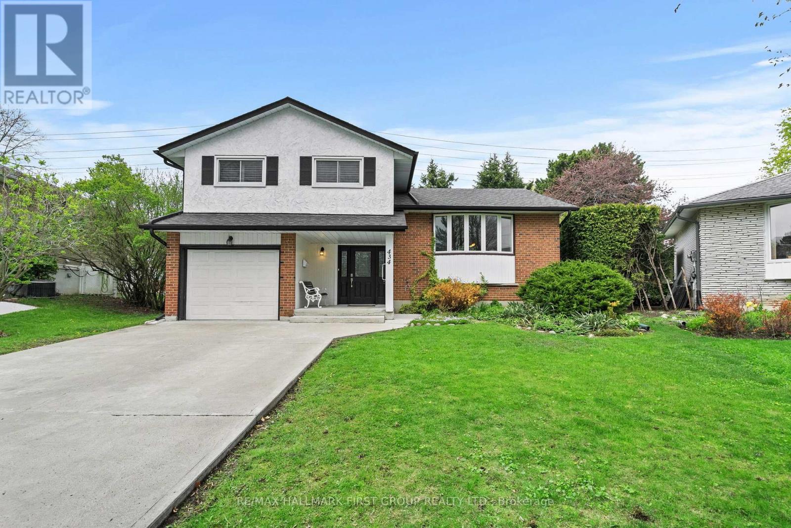 434 HACKNEY COURT, Oshawa, Ontario