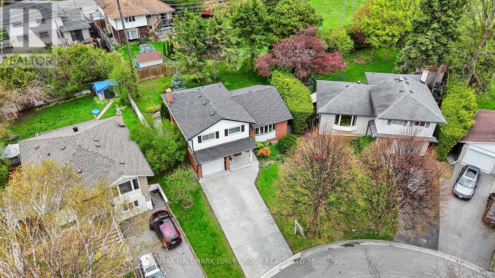 434 Hackney Court, Oshawa, Ontario  L1G 2Y4 - Photo 2 - E13134656