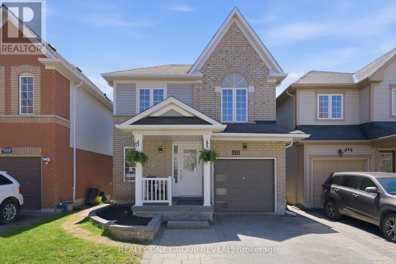 910 TAGGART CRESCENT, Oshawa, Ontario