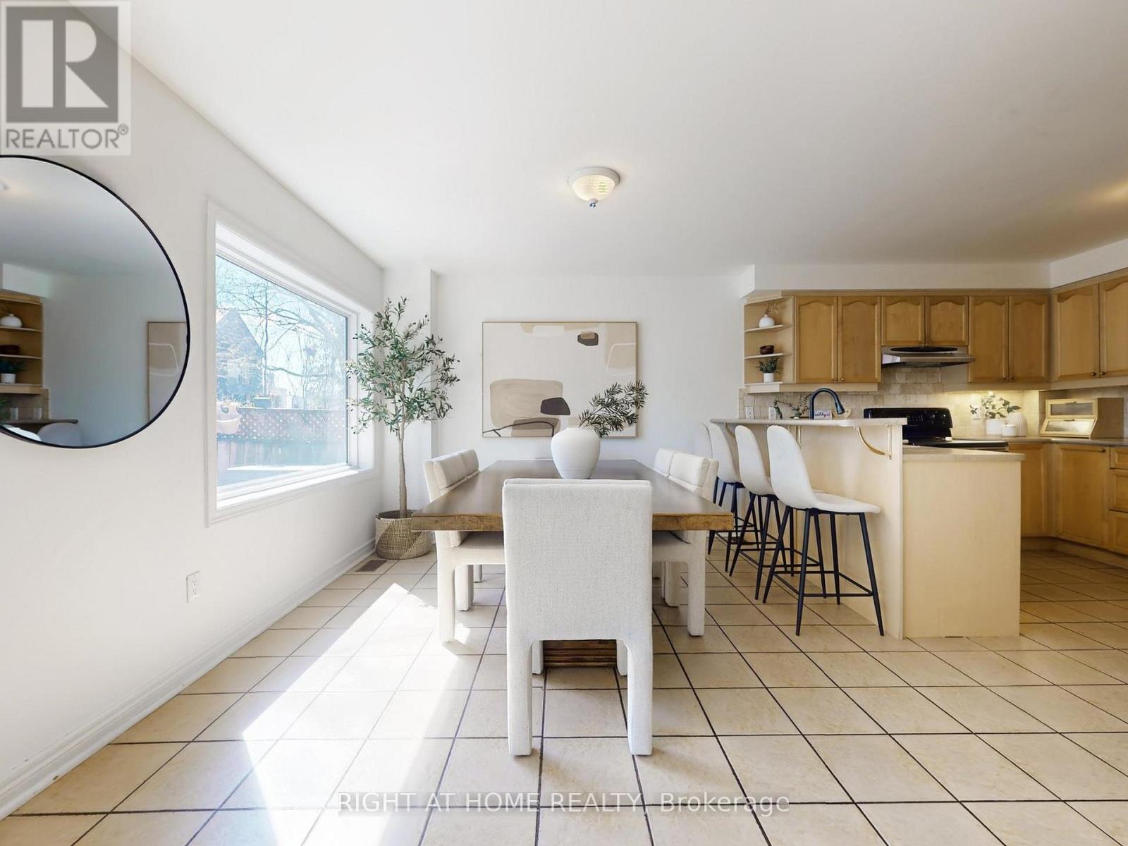 1021 Craven Road, Toronto, Ontario  M4J 4V7 - Photo 9 - E13134886