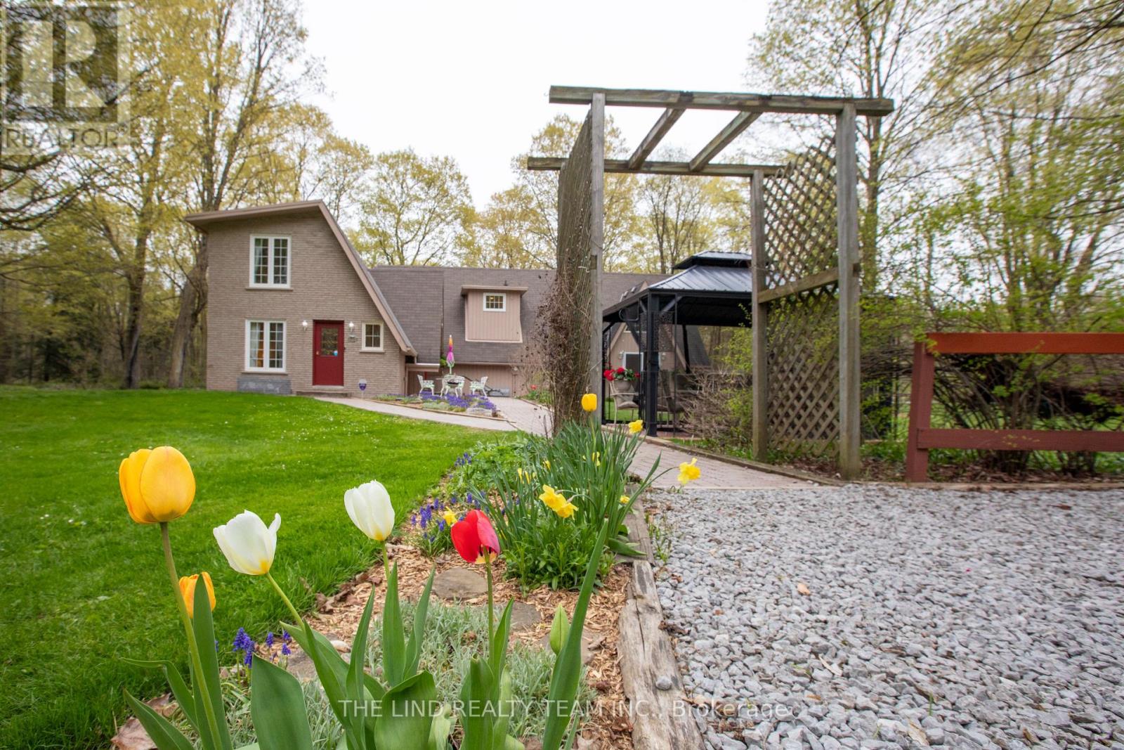 100 Bridle Path, East Gwillimbury, Ontario  L0G 1V0 - Photo 7 - N13134764
