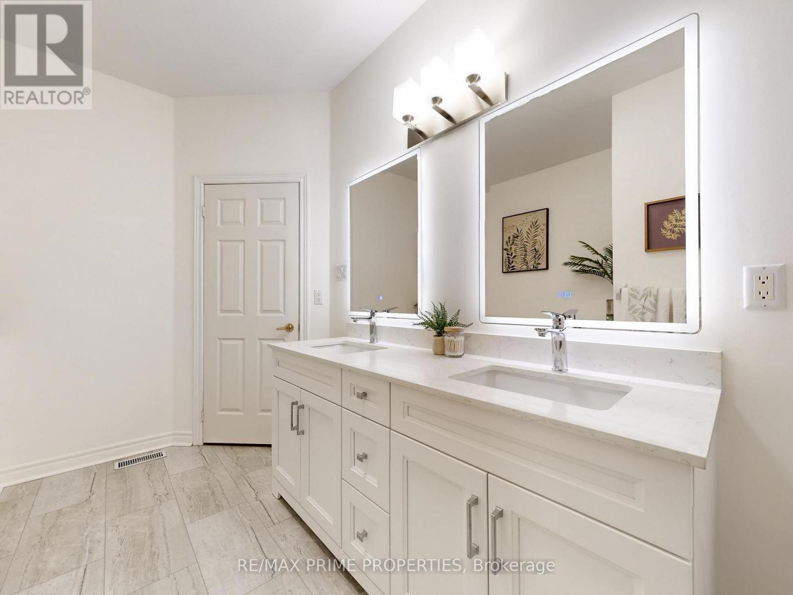4 Colleen Bay Way, Markham, Ontario  L6E 1B4 - Photo 20 - N13134858