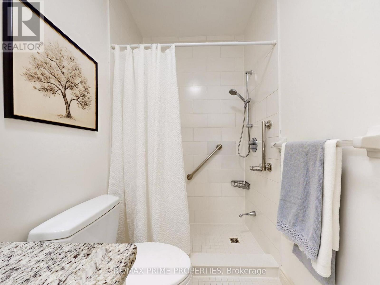 4 Colleen Bay Way, Markham, Ontario  L6E 1B4 - Photo 25 - N13134858