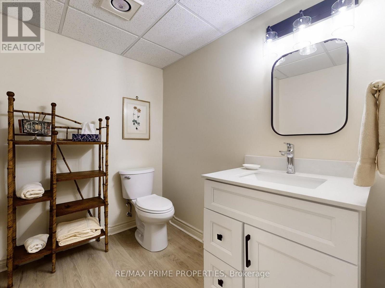 4 Colleen Bay Way, Markham, Ontario  L6E 1B4 - Photo 34 - N13134858