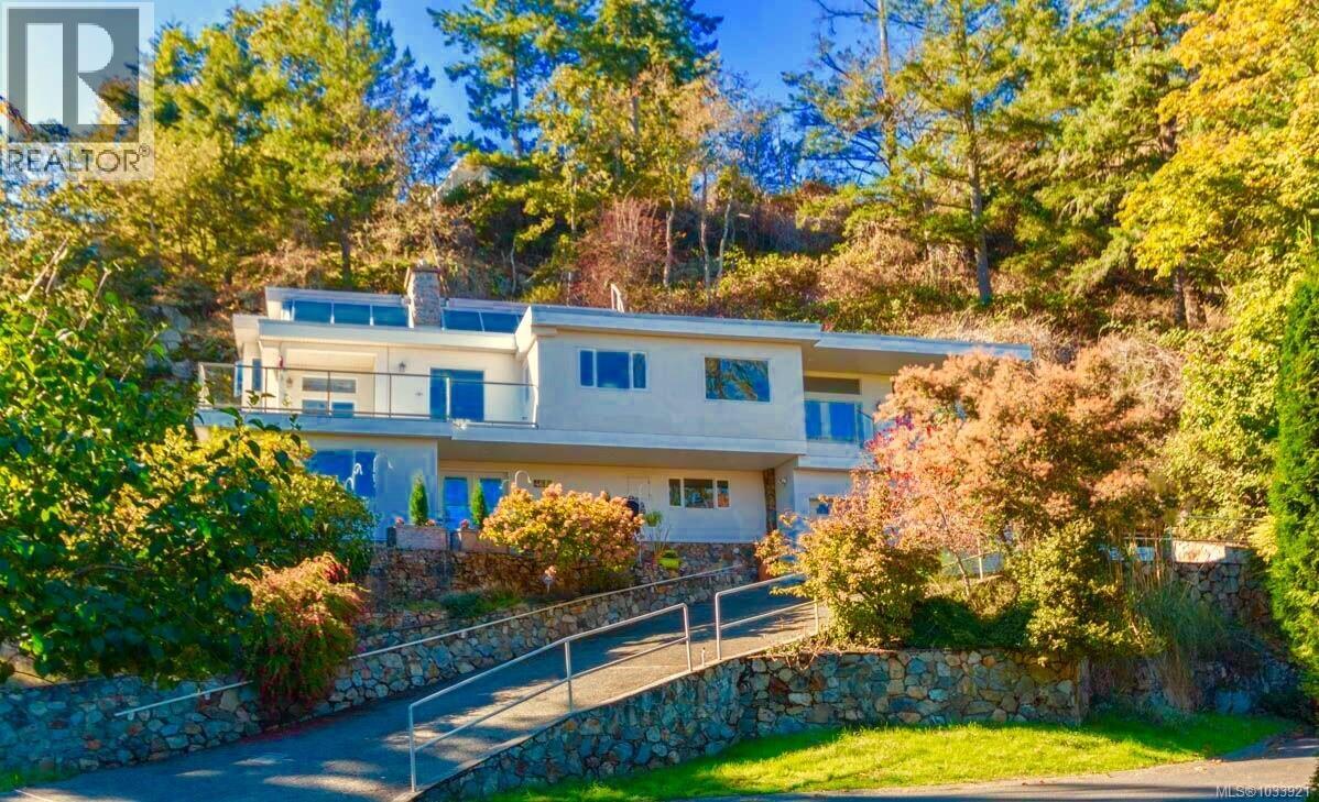 4612 Cliffwood Pl, Saanich, British Columbia