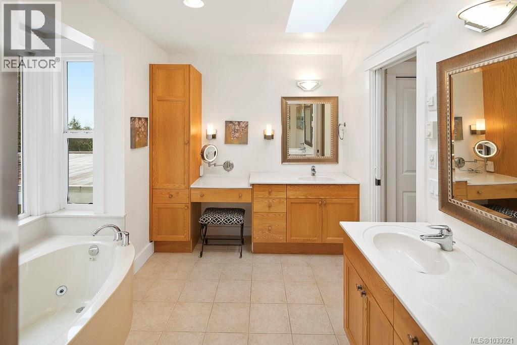 4612 Cliffwood Pl, Saanich, British Columbia  V8Y 1B5 - Photo 25 - 1033921