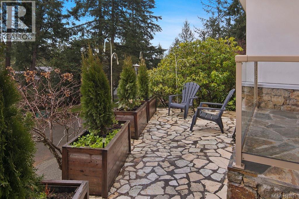 4612 Cliffwood Pl, Saanich, British Columbia  V8Y 1B5 - Photo 30 - 1033921