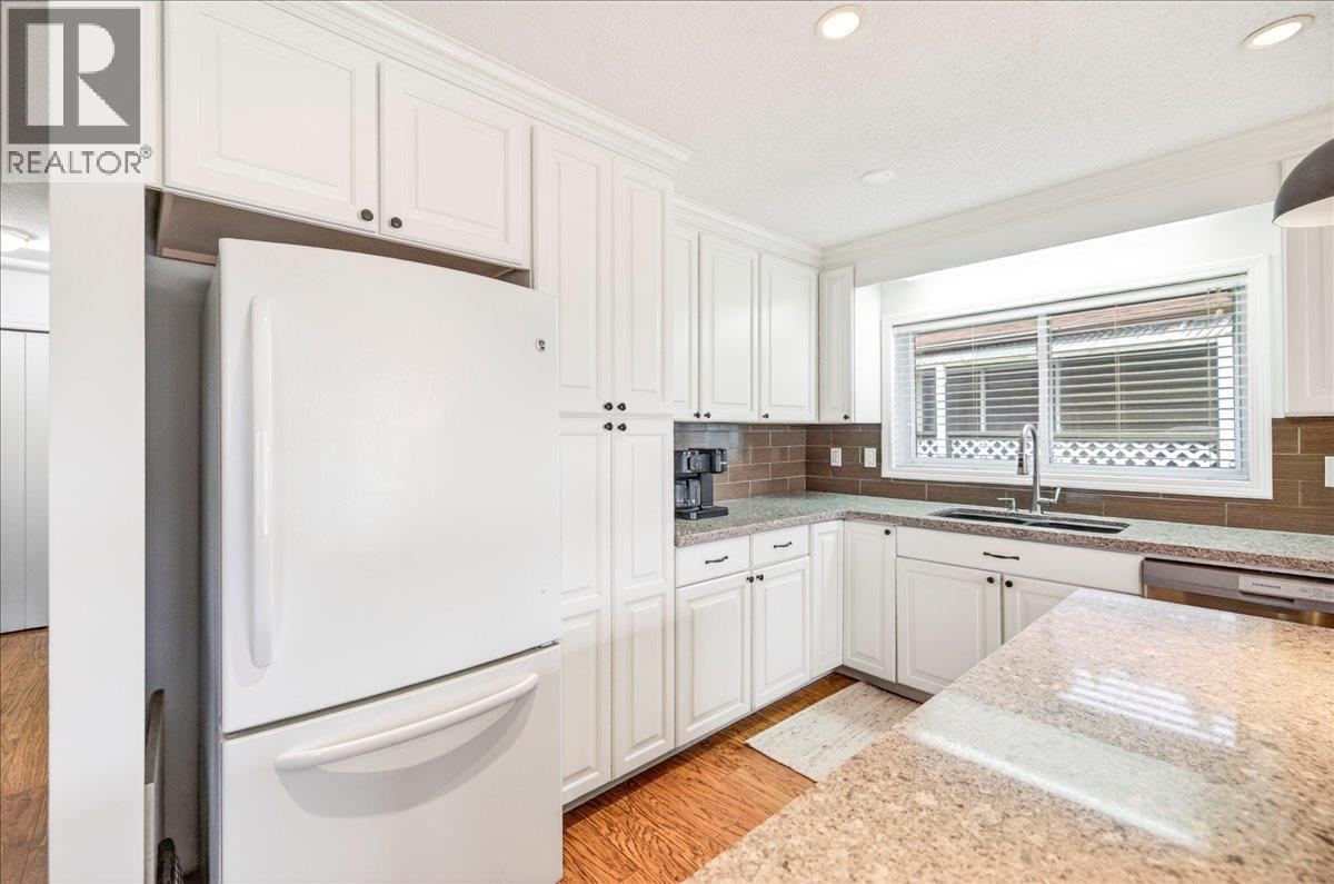 1272 Ponderosa Drive, Sparwood, British Columbia  V0B 2G2 - Photo 2 - 10387635
