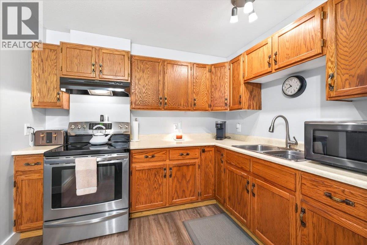 1286 Ponderosa Drive Unit# 403, Sparwood, British Columbia  V0B 2G2 - Photo 3 - 10387623