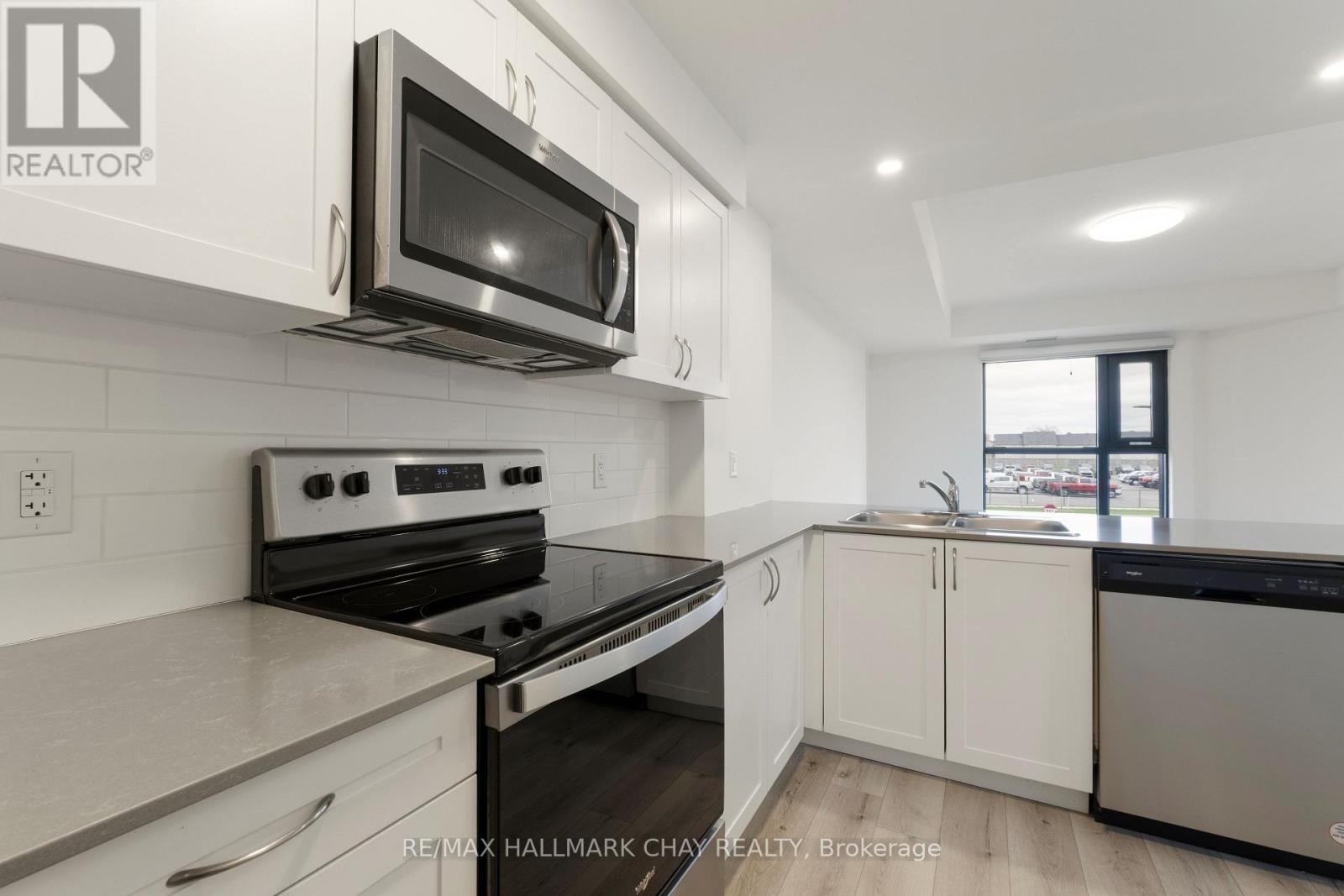 202 - 30 Hanmer Street W, Barrie, Ontario  L4N 0J8 - Photo 13 - S13134754