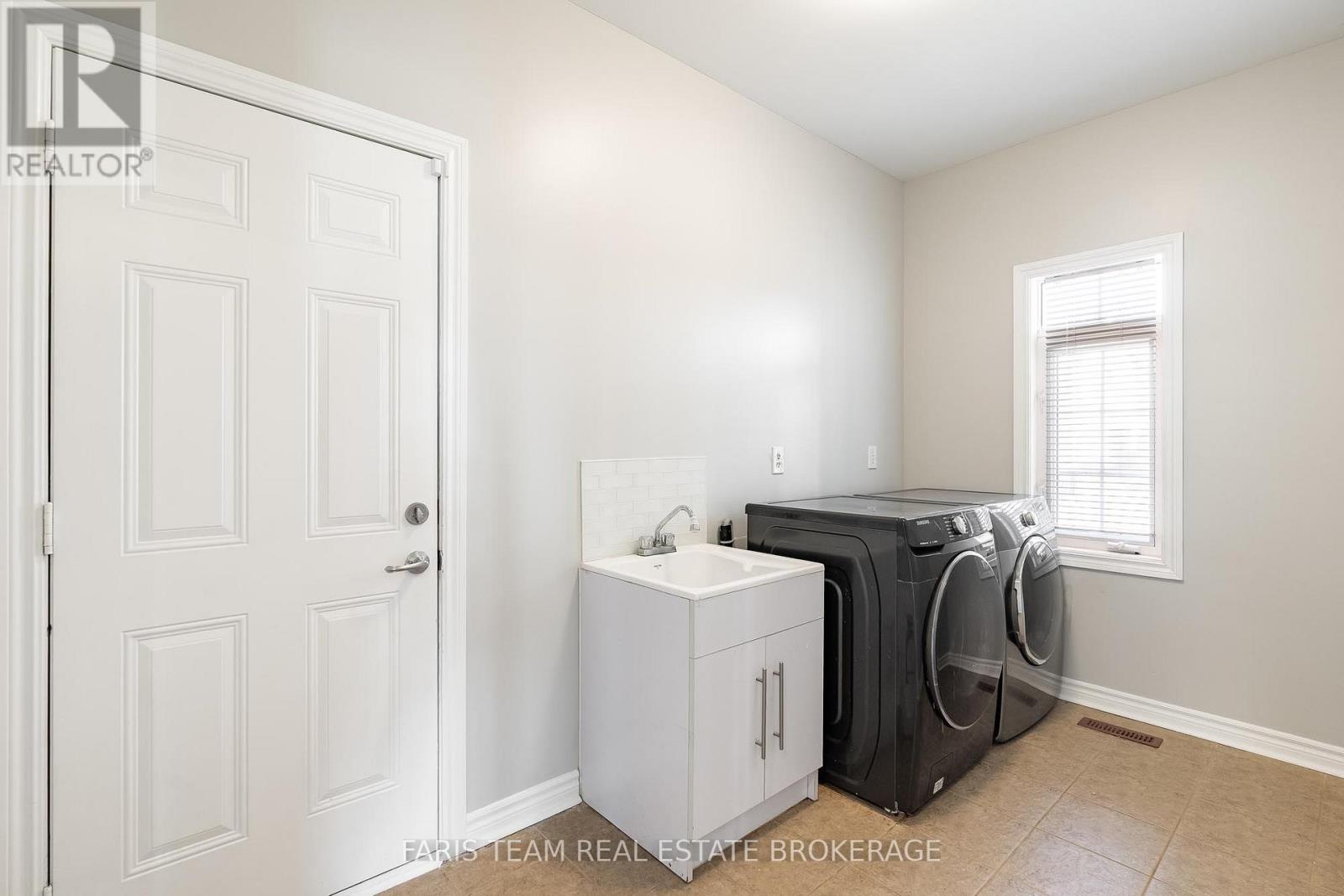 135 Prince William Way, Barrie (Innis-Shore), Ontario  L4M 7H6 - Photo 24 - S13134820