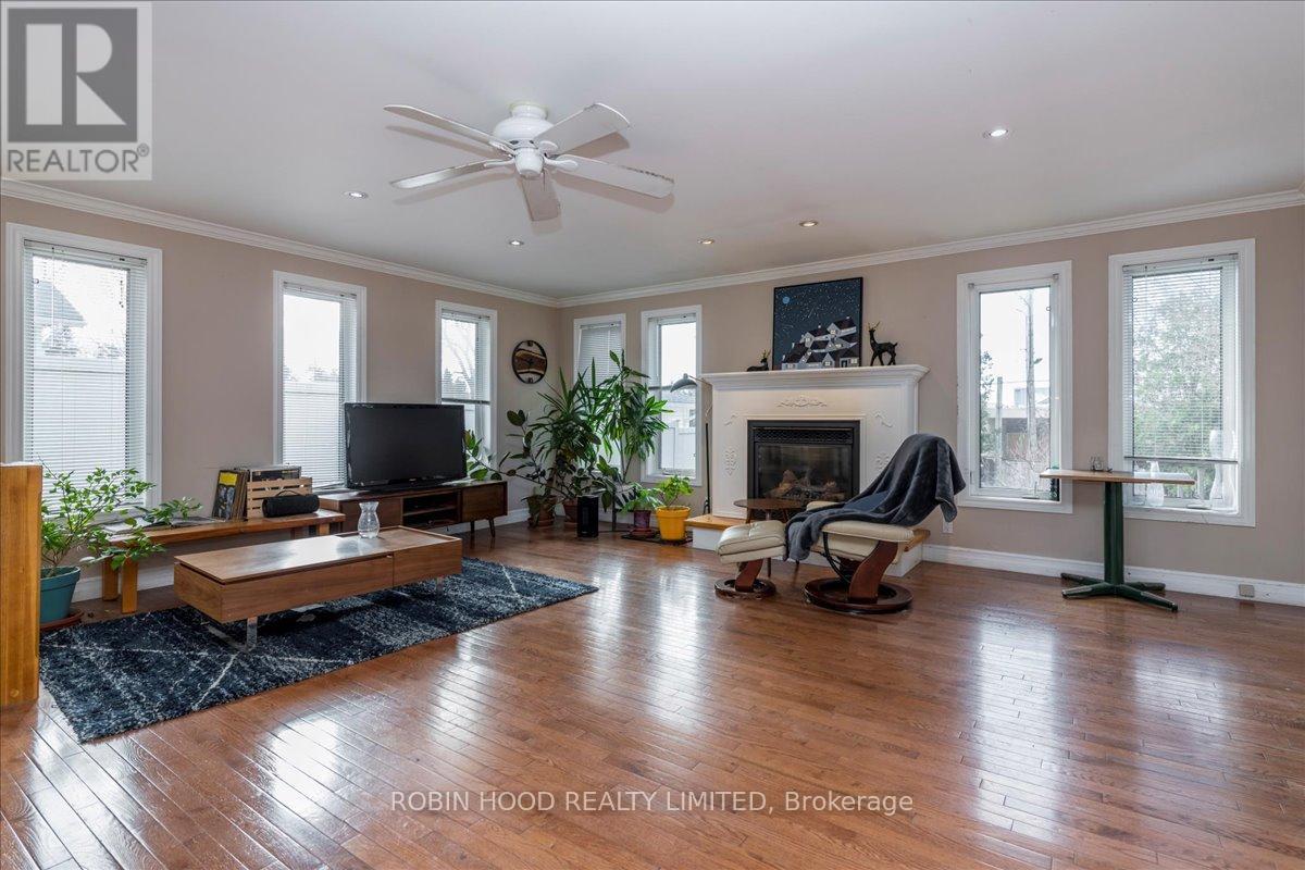 10 Lucy Street, Penetanguishene, Ontario  L9M 1K7 - Photo 13 - S13134866