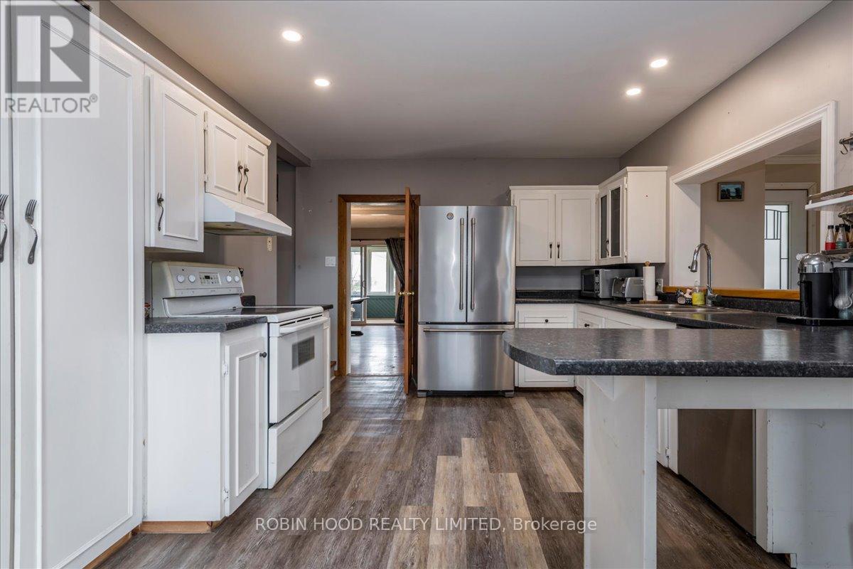 10 Lucy Street, Penetanguishene, Ontario  L9M 1K7 - Photo 7 - S13134866