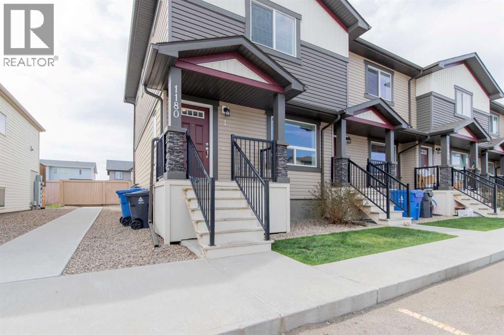 1, 1180 Keystone Road W, Lethbridge, Alberta  T1J 5H6 - Photo 2 - A2310137