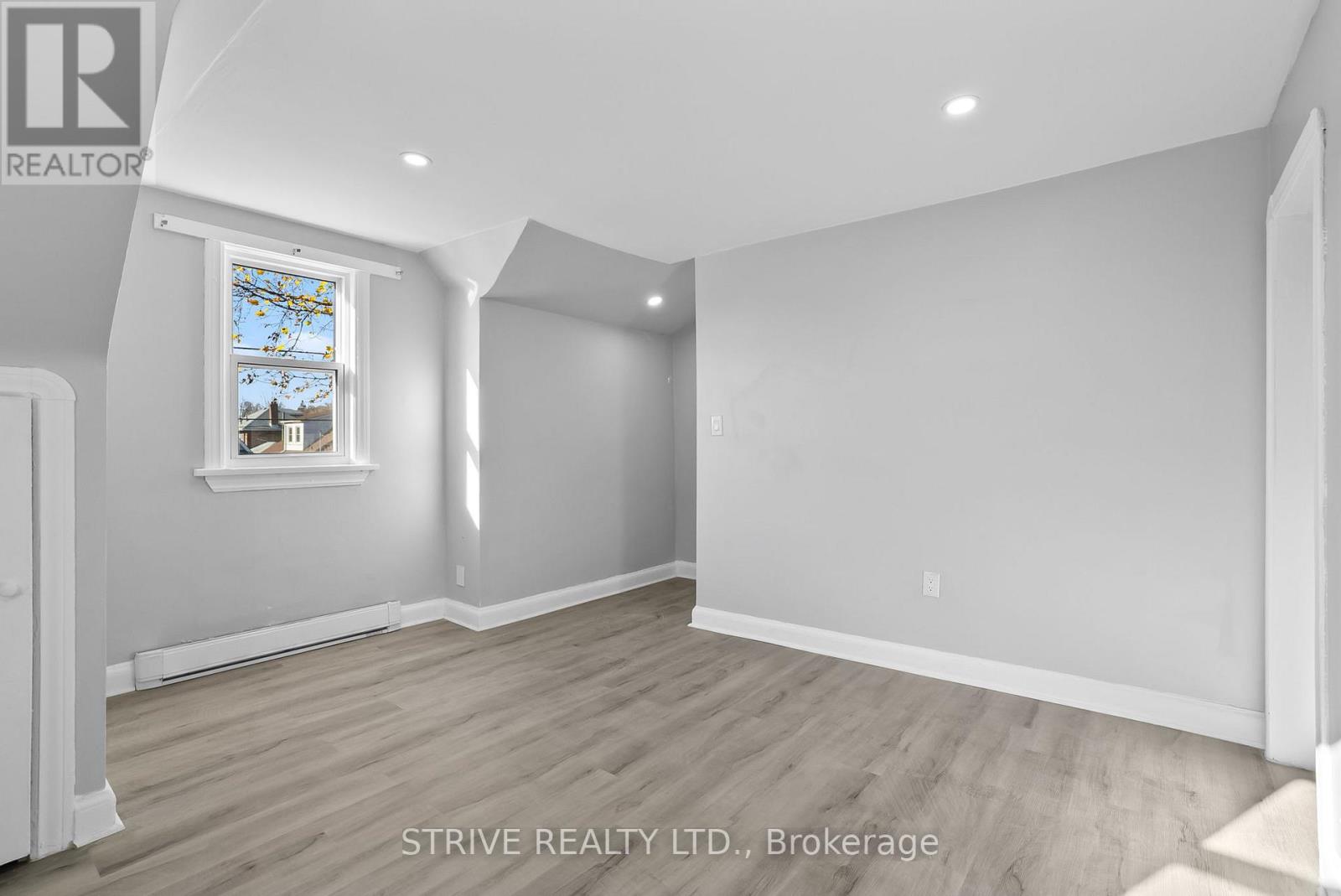 73 Central Park Boulevard N, Oshawa, Ontario  L1G 5Y4 - Photo 5 - E13135082