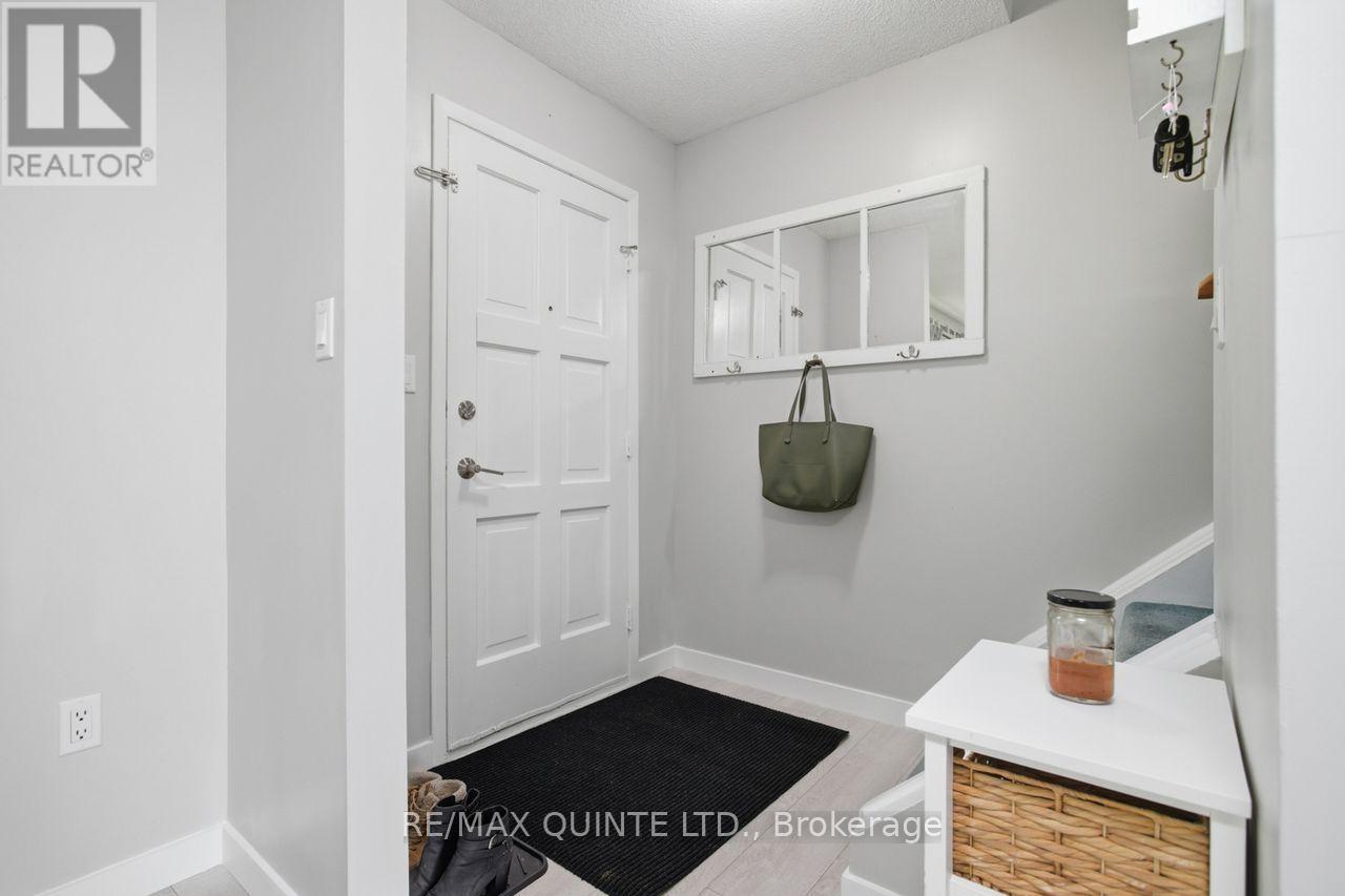 3 Splinter Drive, Greater Napanee, Ontario  K7R 3R6 - Photo 4 - X13135136