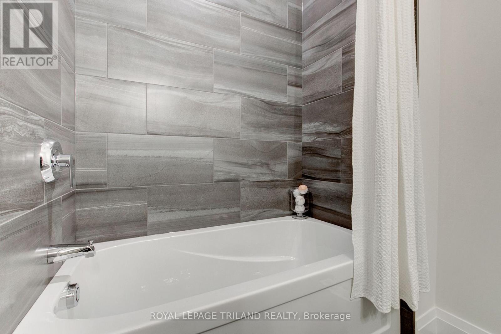 24 - 62 Compass Trail, Central Elgin, Ontario  N5L 0B4 - Photo 7 - X13135096