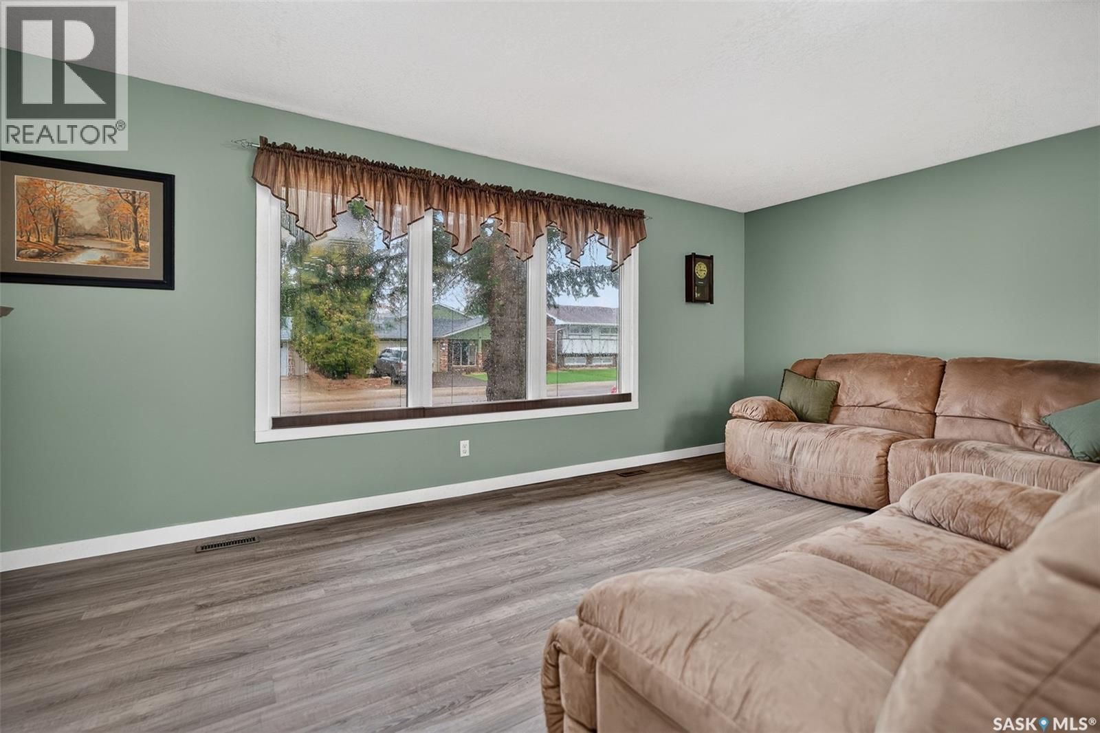 1227 Pascoe Drive E, Moose Jaw, Saskatchewan  S6H 7A2 - Photo 8 - SK036142