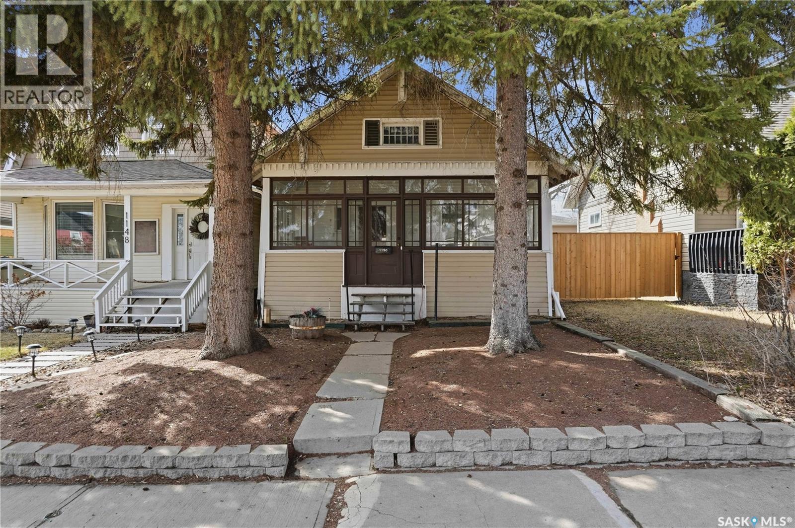 1150 3rd Avenue Ne, Moose Jaw, Saskatchewan  S6H 1G1 - Photo 1 - SK035950
