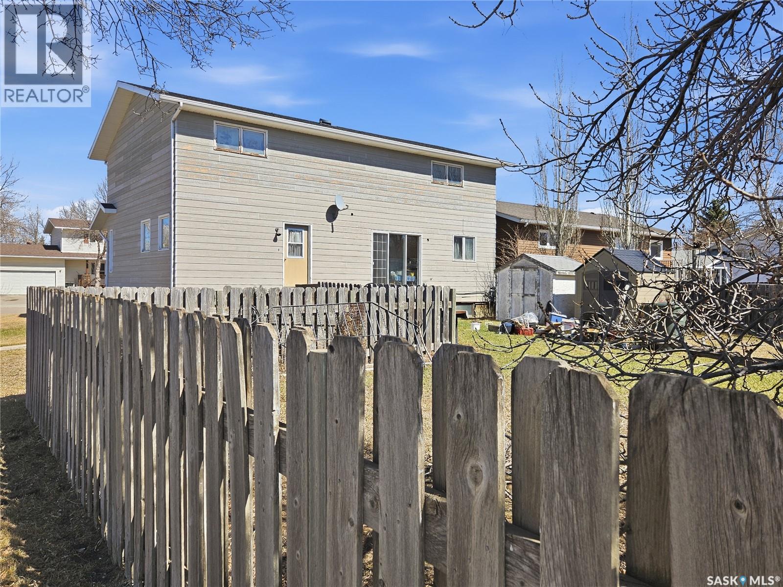 802 Ridpath Road, Rosetown, Saskatchewan  S0L 2V0 - Photo 10 - SK035943
