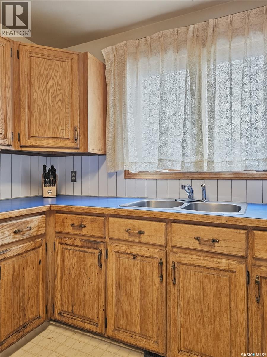 802 Ridpath Road, Rosetown, Saskatchewan  S0L 2V0 - Photo 20 - SK035943