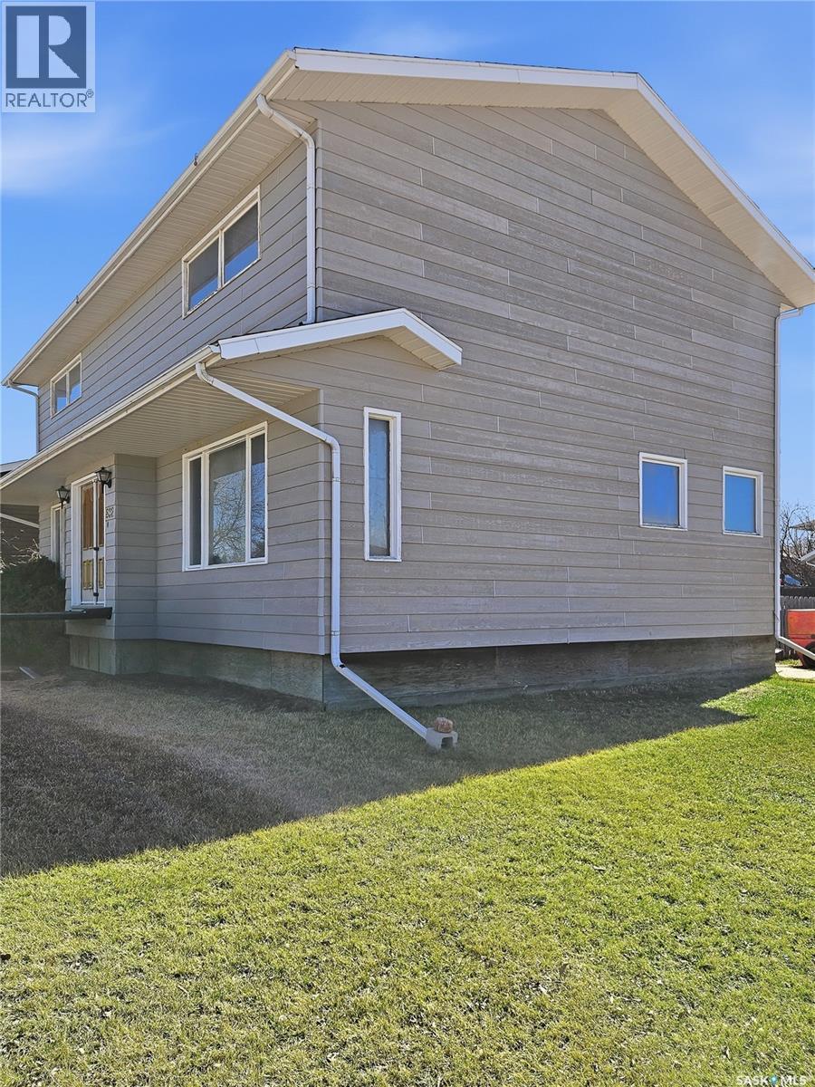 802 Ridpath Road, Rosetown, Saskatchewan  S0L 2V0 - Photo 3 - SK035943