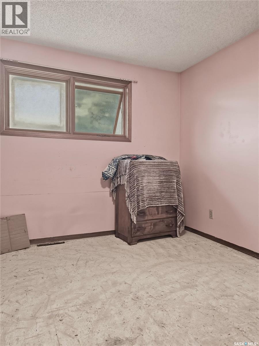 802 Ridpath Road, Rosetown, Saskatchewan  S0L 2V0 - Photo 33 - SK035943