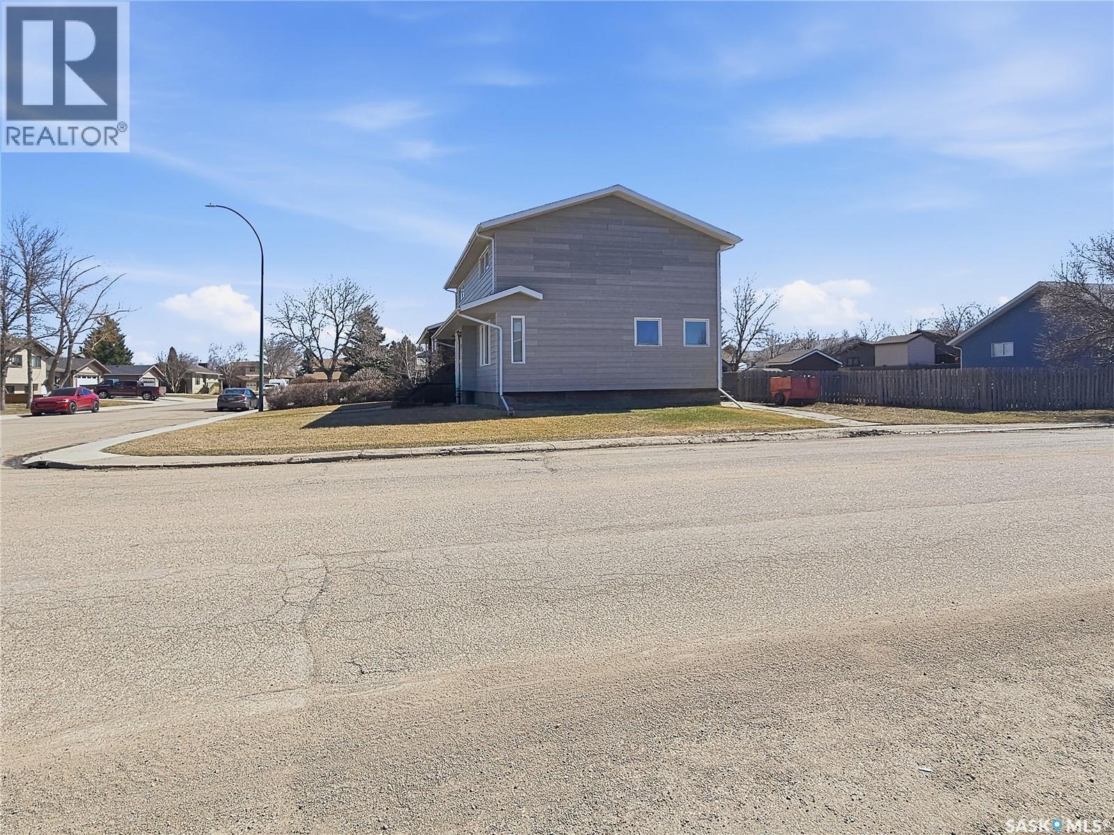 802 Ridpath Road, Rosetown, Saskatchewan  S0L 2V0 - Photo 4 - SK035943