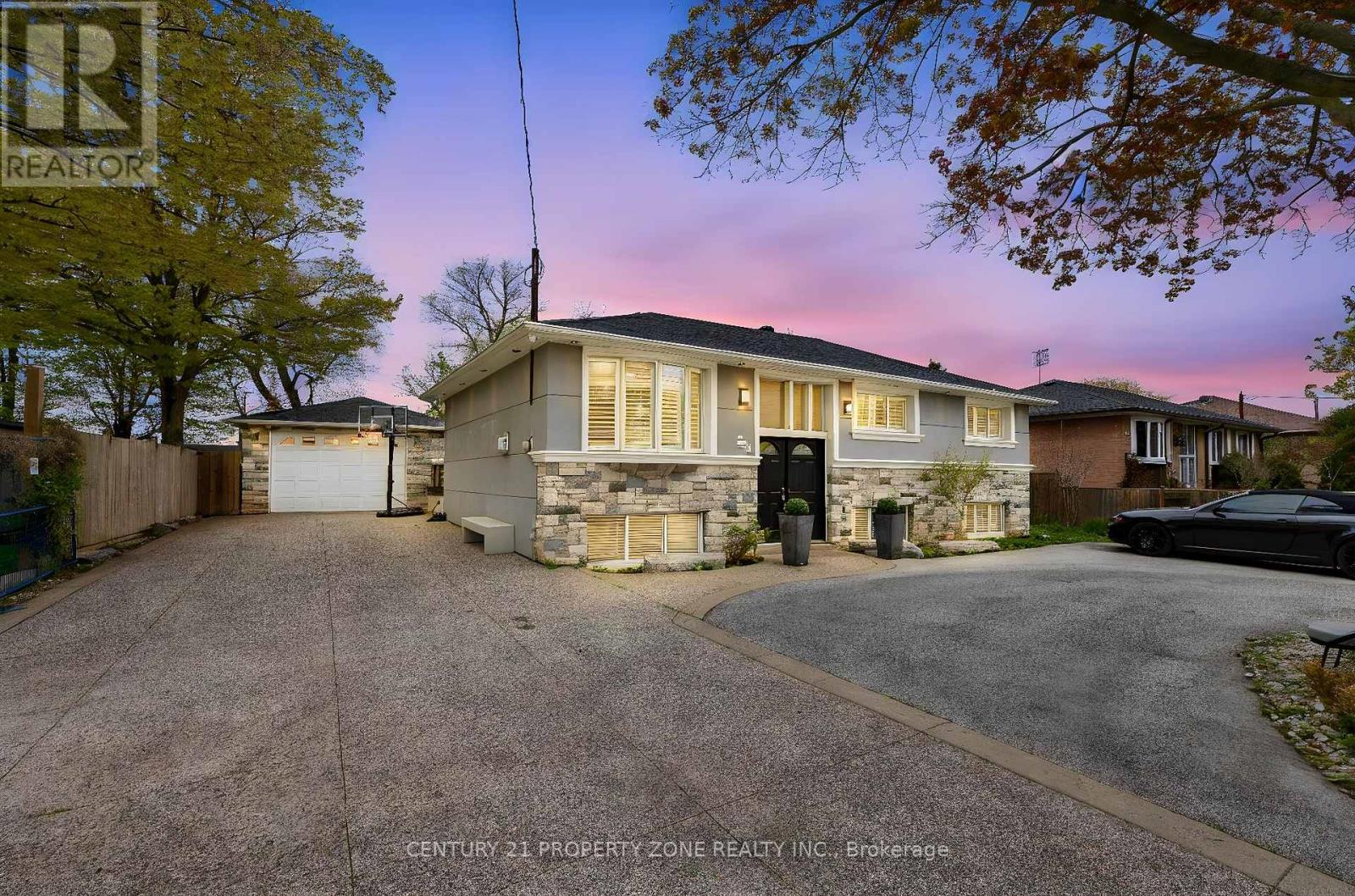 547 PINEGROVE ROAD, Oakville, Ontario
