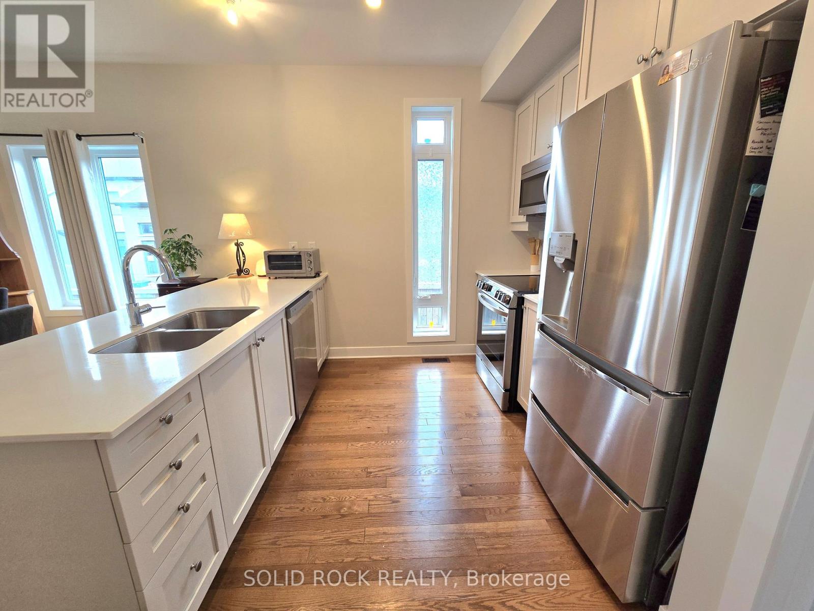 844 Ralph Hennessy Avenue, Ottawa, Ontario  K1X 0E4 - Photo 10 - X13135074