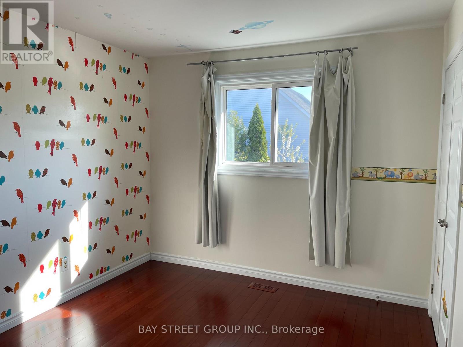 1072 Stephenson Drive, Burlington, Ontario  L7S 2A5 - Photo 12 - W13134794