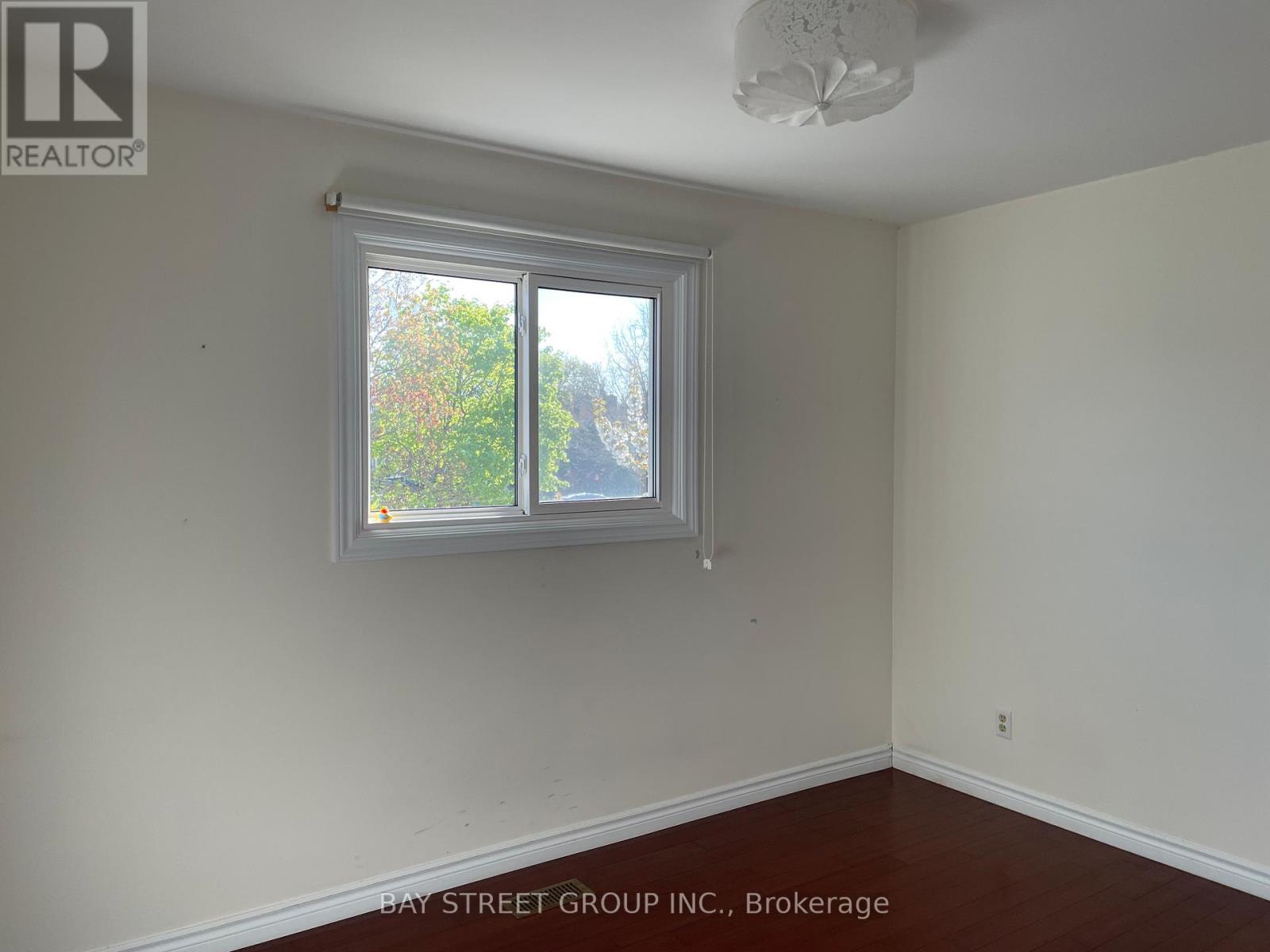 1072 Stephenson Drive, Burlington, Ontario  L7S 2A5 - Photo 13 - W13134794