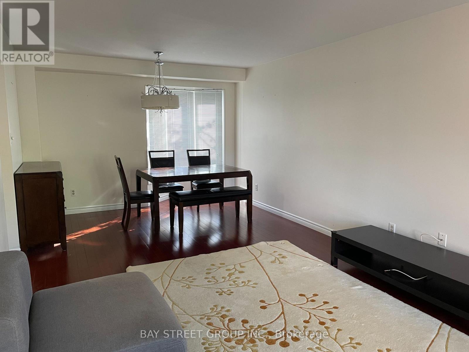 1072 Stephenson Drive, Burlington, Ontario  L7S 2A5 - Photo 7 - W13134794