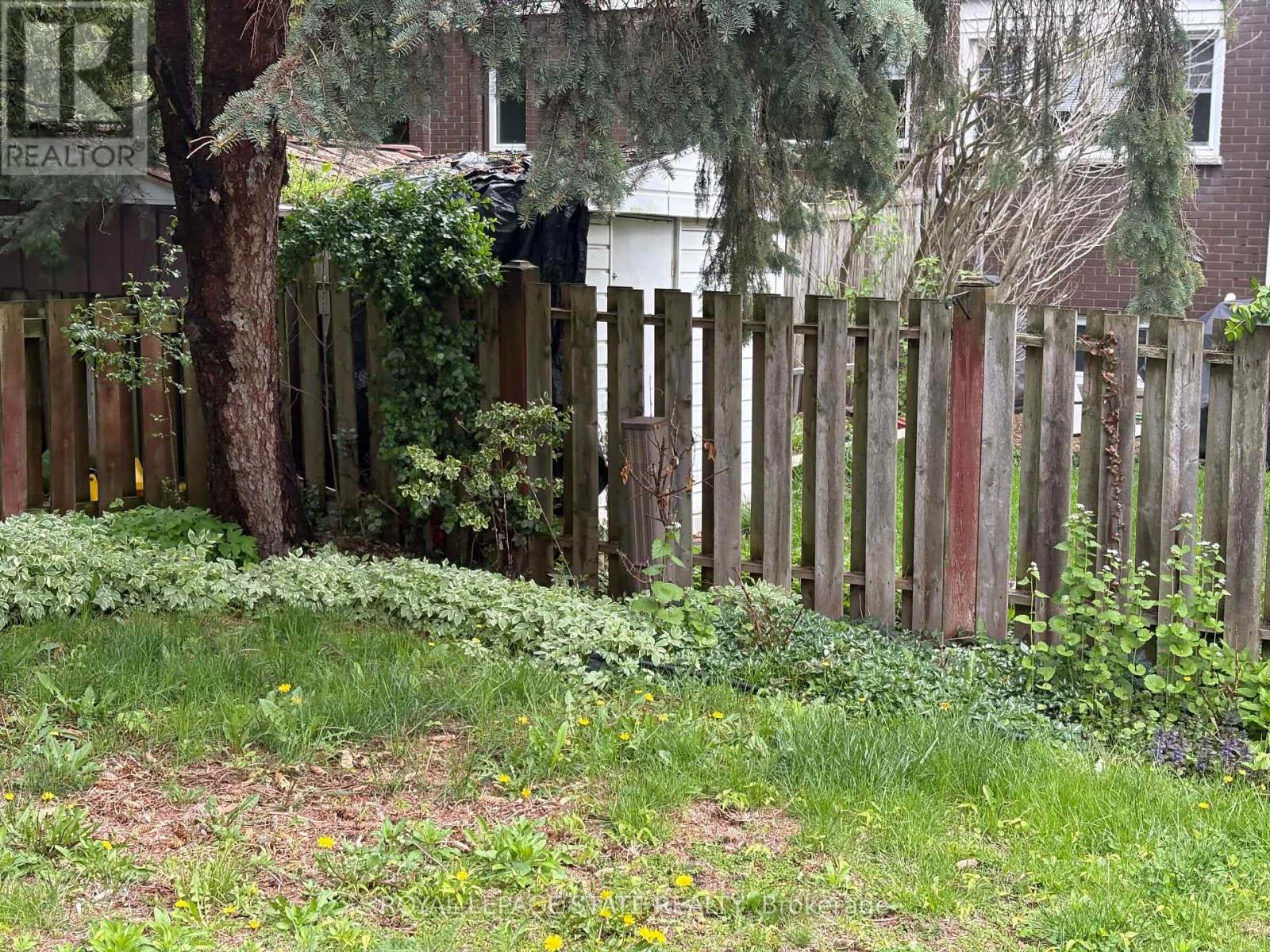 2379 Maryvale Court, Burlington, Ontario  L7P 2P1 - Photo 6 - W13134846