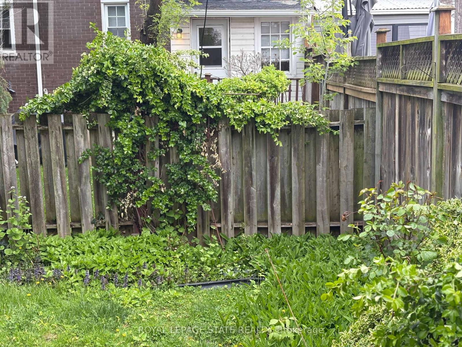 2379 Maryvale Court, Burlington, Ontario  L7P 2P1 - Photo 7 - W13134846