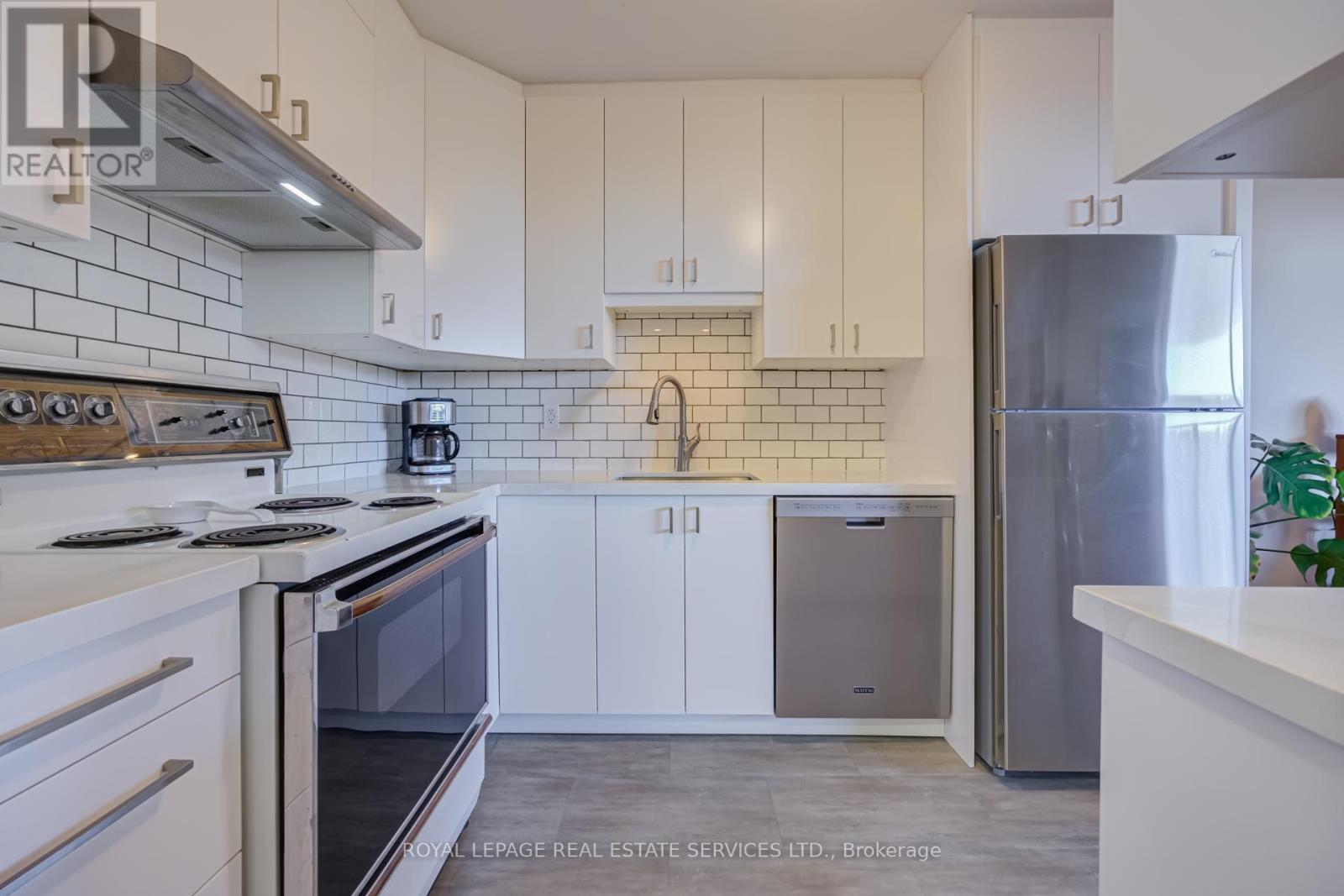 303 - 100 Coe Hill Drive, Toronto, Ontario  M6S 3E1 - Photo 13 - W13134934