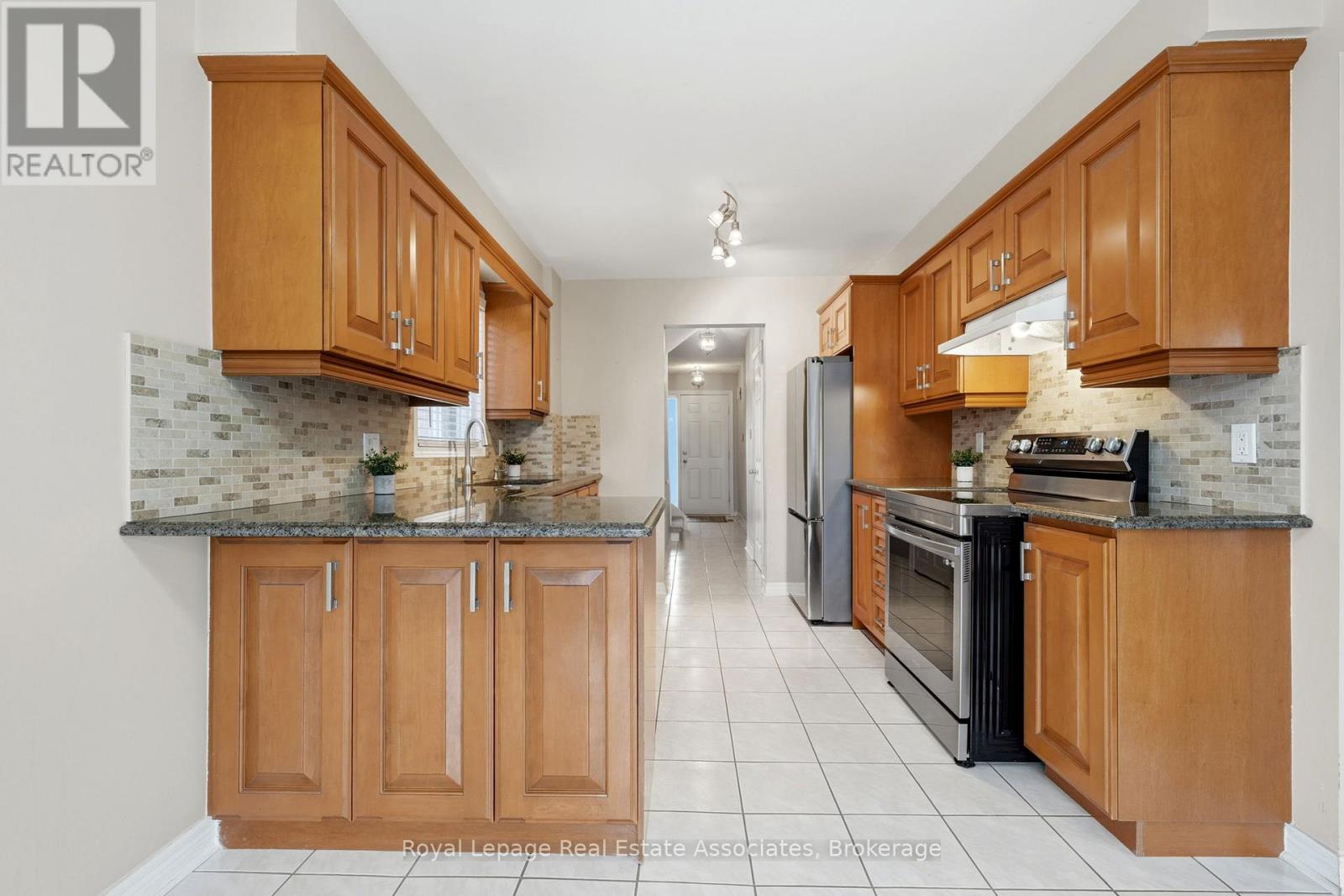 14 Beisel Court, Brampton, Ontario  L6Z 2R8 - Photo 10 - W13134940