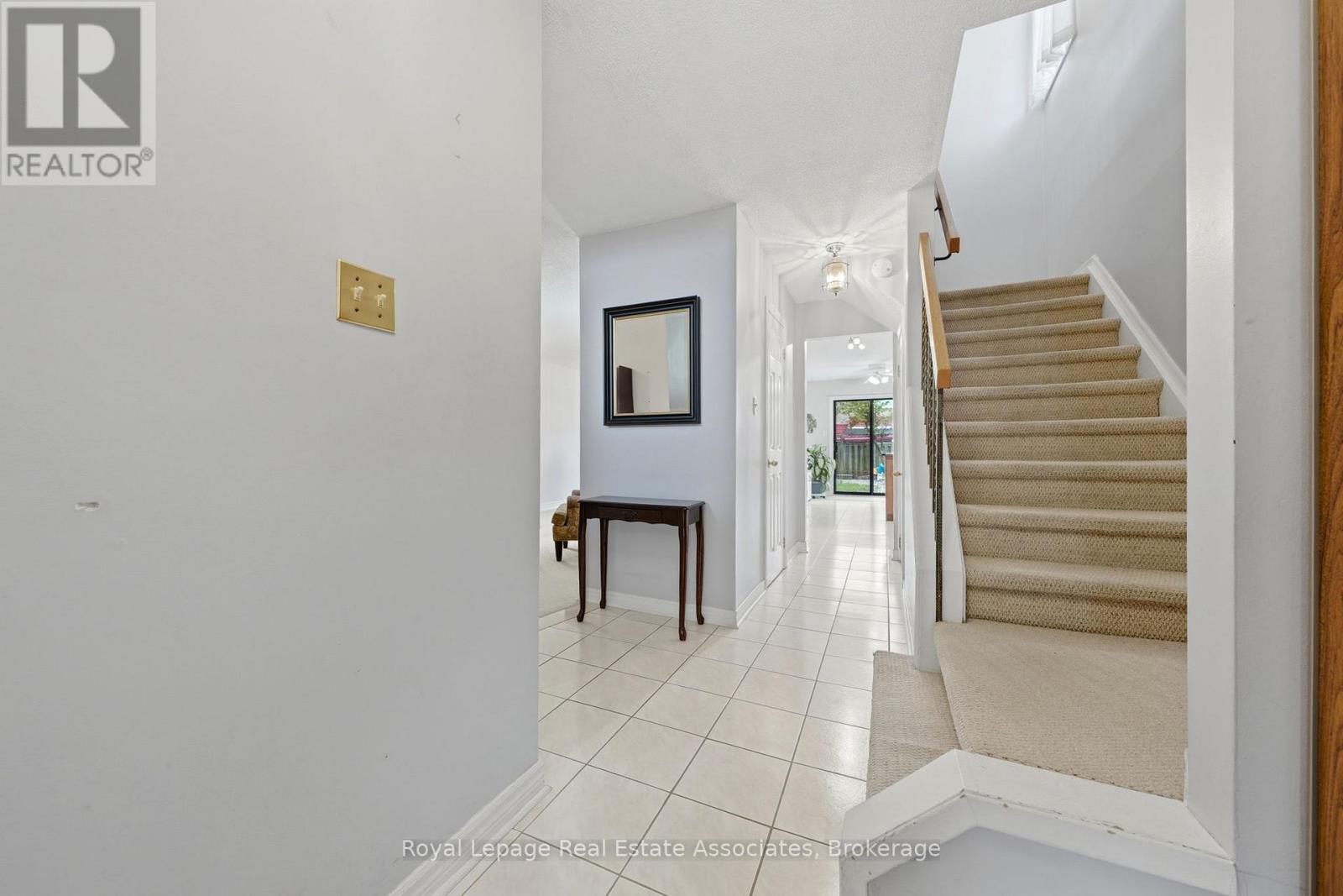 14 Beisel Court, Brampton, Ontario  L6Z 2R8 - Photo 5 - W13134940