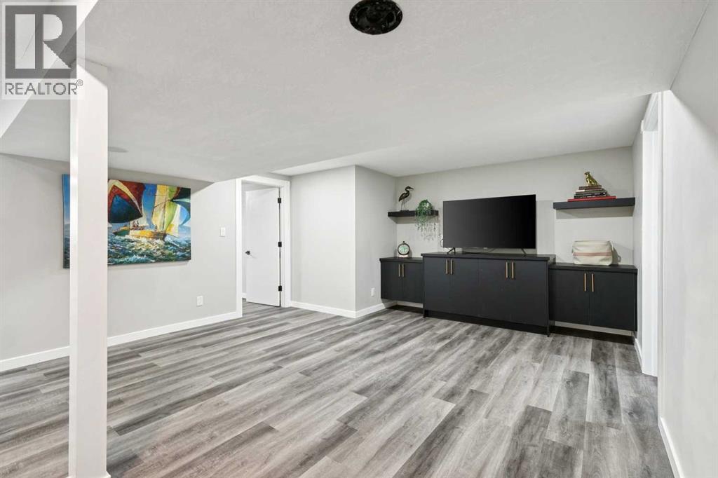 7116 Hunterwood Road Nw, Calgary, Alberta  T2K 4J6 - Photo 23 - A2311232