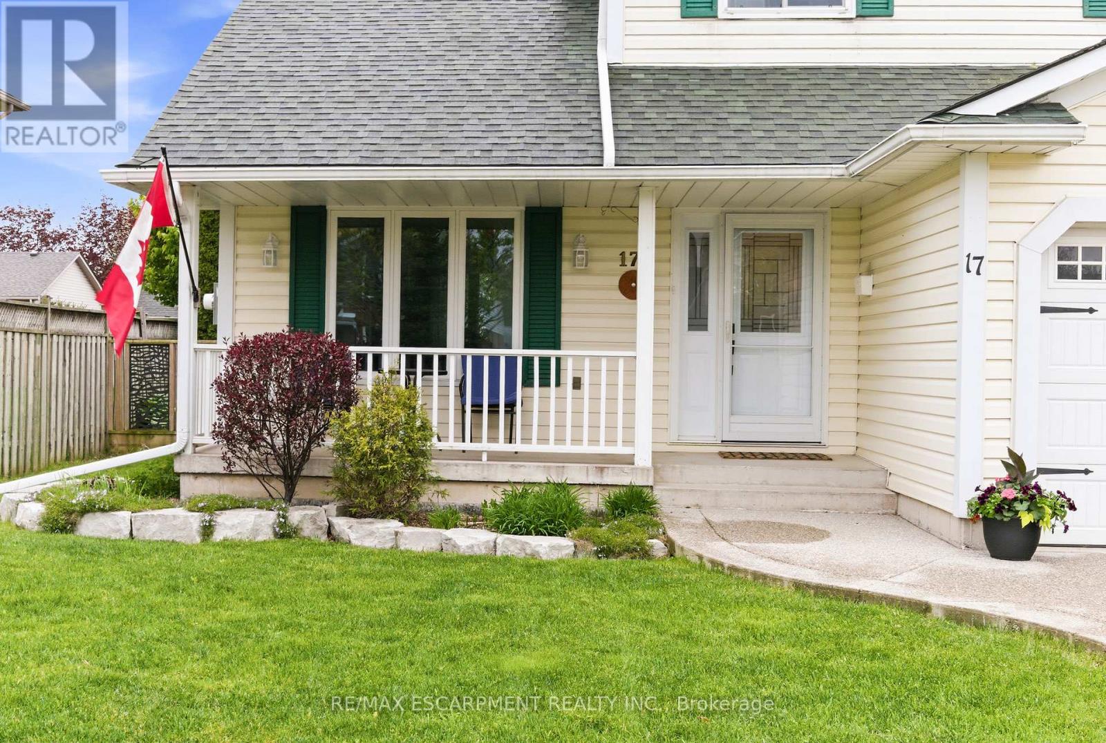 17 Piper Place, Haldimand, Ontario  N3W 1G9 - Photo 2 - X13134718