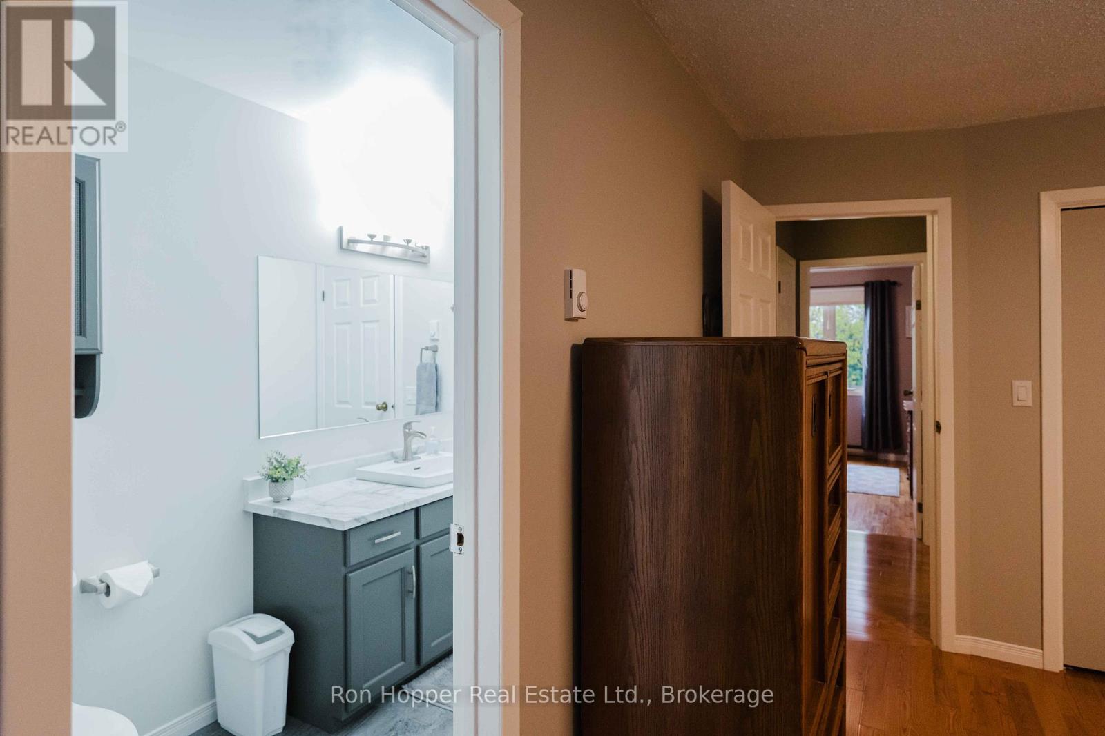 115 7th Avenue E, Owen Sound, Ontario  N4K 2W8 - Photo 17 - X13135134