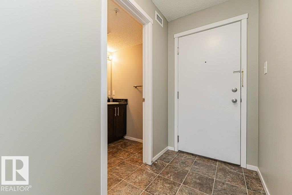 #305 18126 77 St Nw, Edmonton, Alberta  T5Z 0N7 - Photo 3 - E4488038