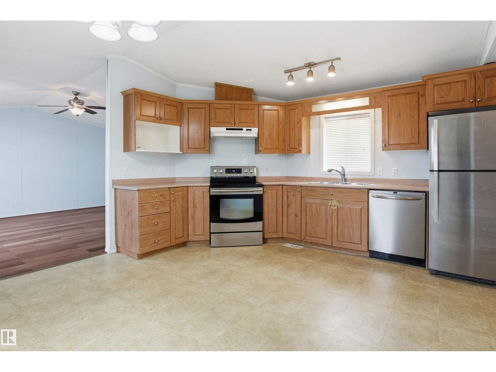 36 Jutland Cr, Stony Plain, Alberta  T7Z 0A3 - Photo 4 - E4488043