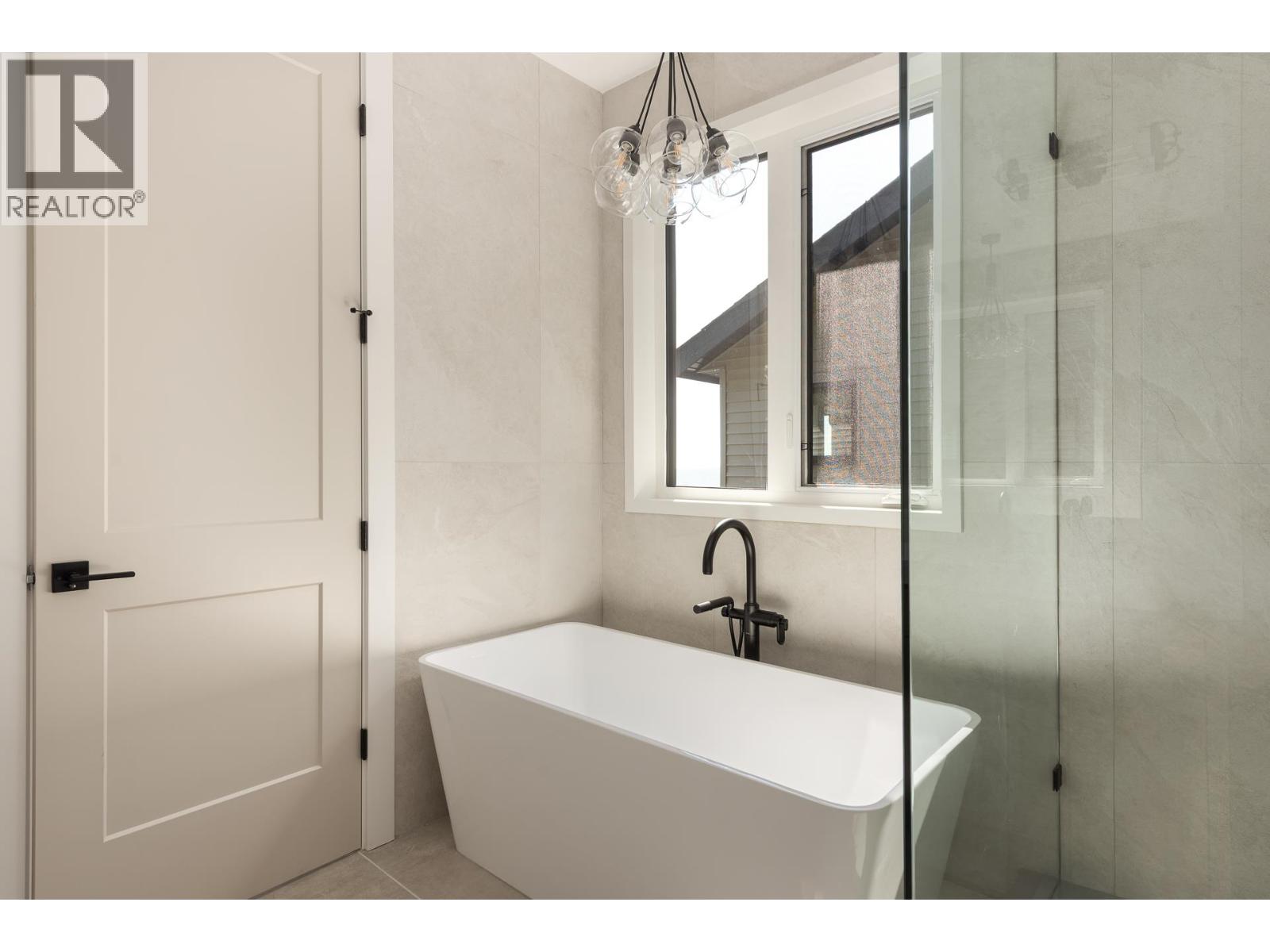 3510 Danielson Drive, Coquitlam, British Columbia  V3E 3H2 - Photo 23 - R3124185