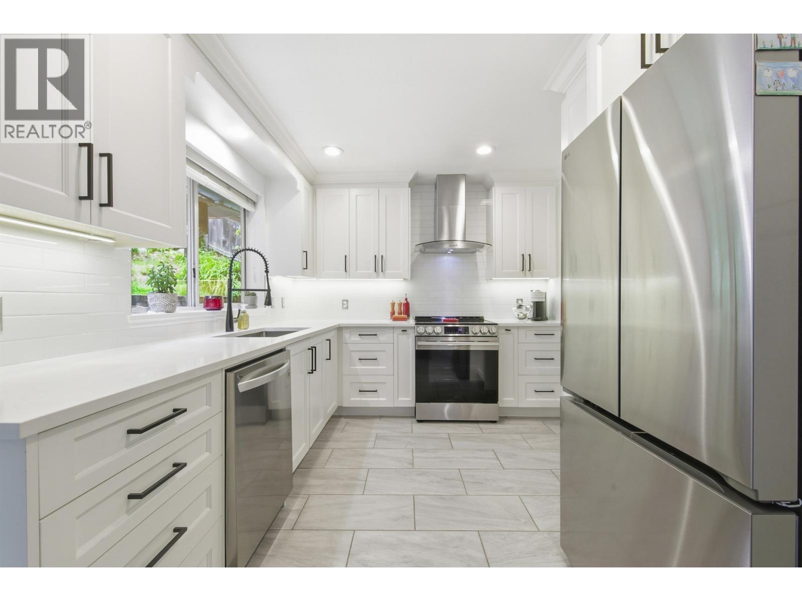 1659 Deep Cove Road, North Vancouver, British Columbia  V7G 1S4 - Photo 8 - R3124195