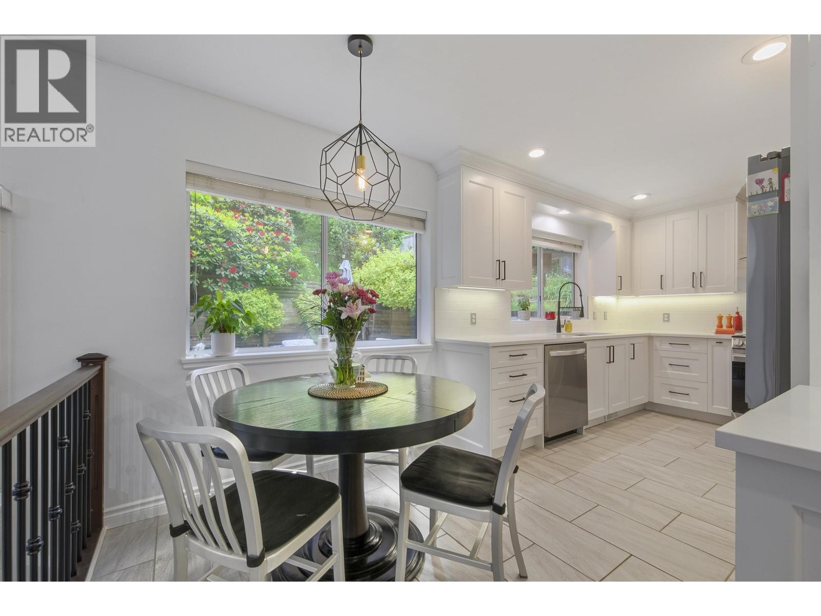 1659 Deep Cove Road, North Vancouver, British Columbia  V7G 1S4 - Photo 9 - R3124195