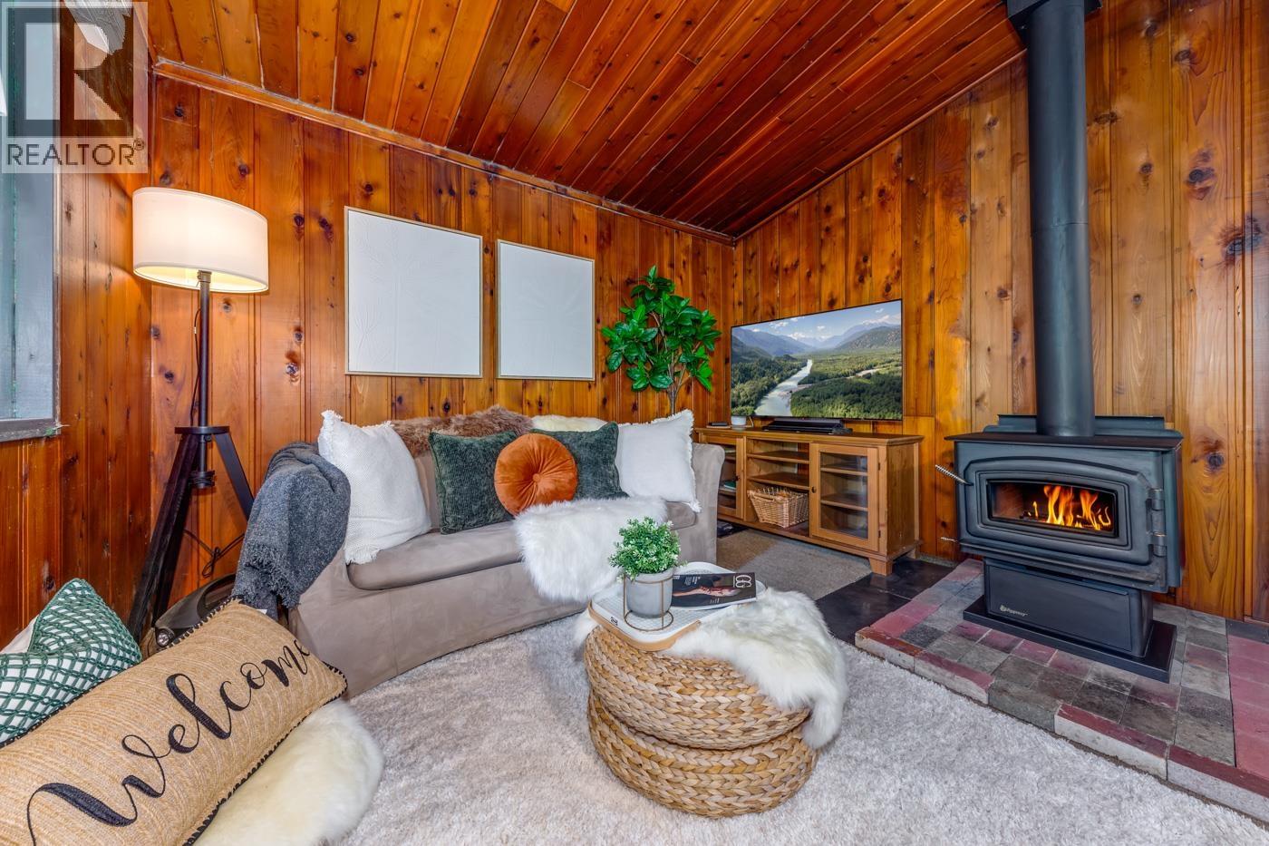 10009 Paradise Valley Road, Squamish, British Columbia  V0N 1H0 - Photo 5 - R3124212